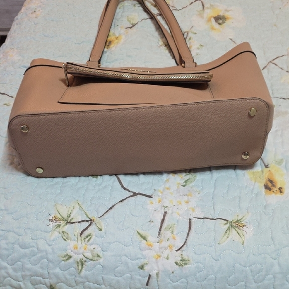 Jones‎ New York Tan Tote with Front Pocket - Picture 6 of 16